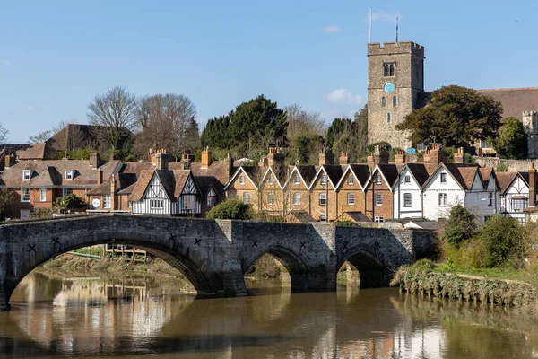 Auswandern nach Großbritannien: Mietrecht, Kaution und Wohnungssuche in Kent