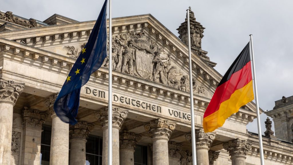 Mietrechtsreform 2026: Wann kommt der Schutz bei Indexmiete, möblierten Wohnungen und Kurzzeitmiete? Reichstagsgebäude in Berlin, Sitz des Deutschen Bundestages